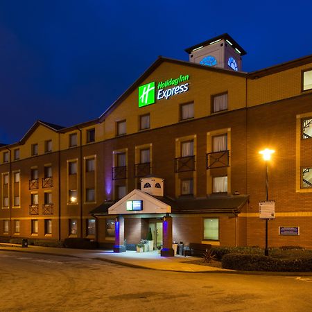 快捷假日特伦特河畔斯多克酒店 Stoke-on-Trent 外观 照片
