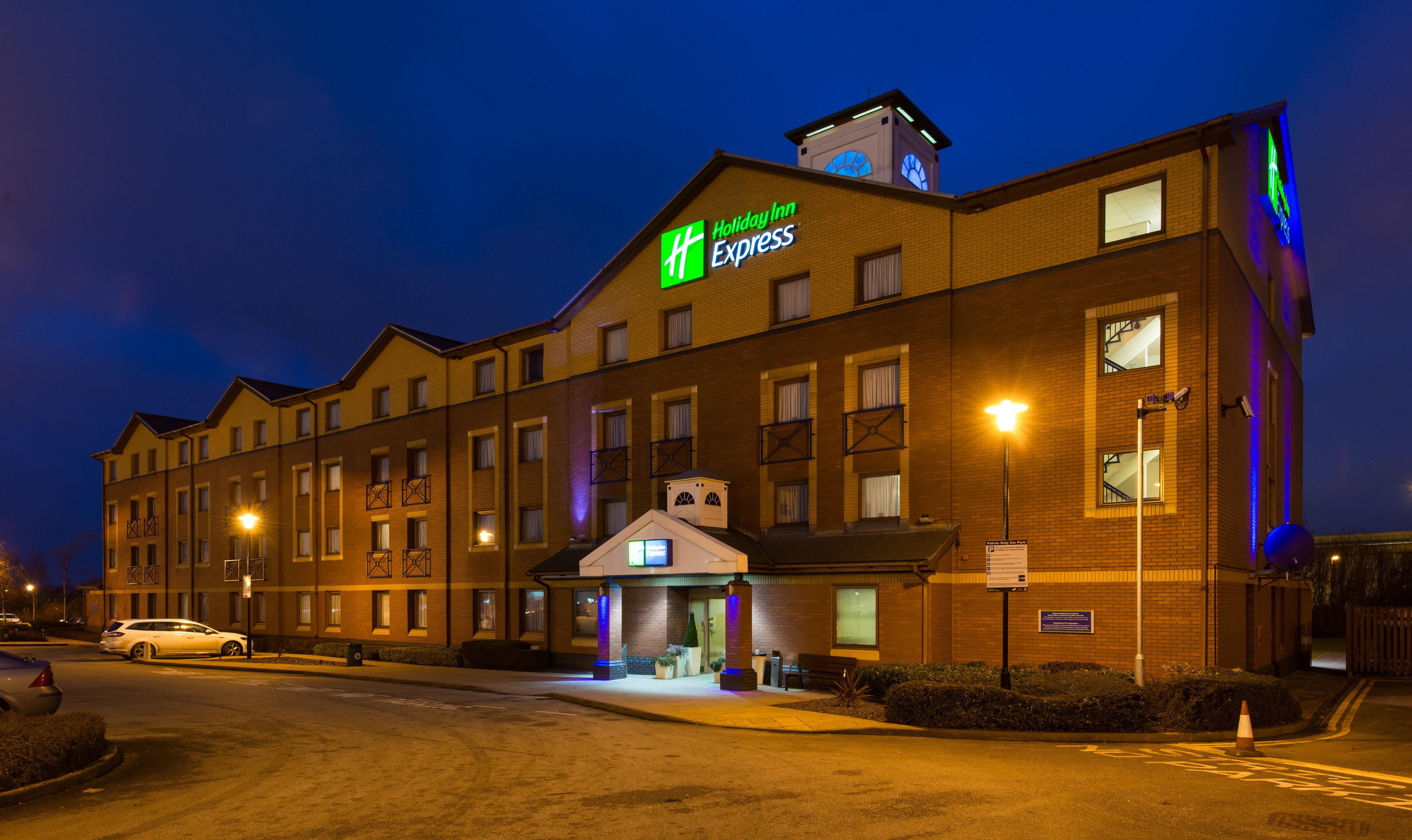 快捷假日特伦特河畔斯多克酒店 Stoke-on-Trent 外观 照片