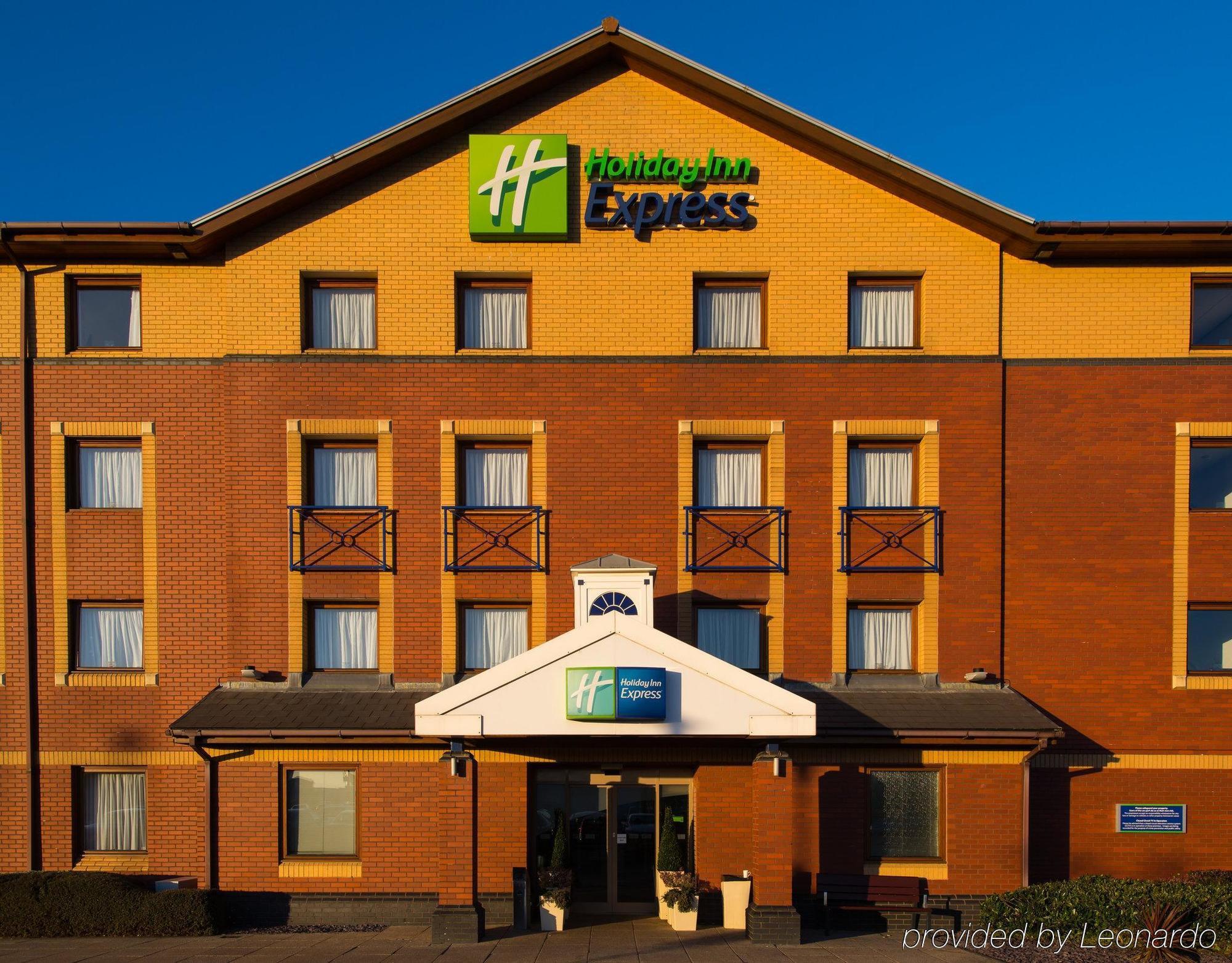 快捷假日特伦特河畔斯多克酒店 Stoke-on-Trent 外观 照片